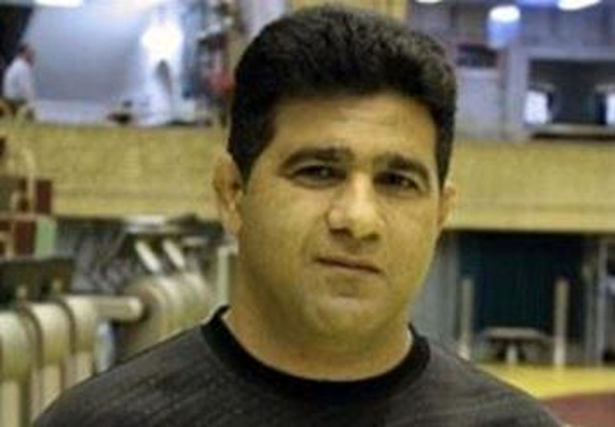 پس از جزینی، اسفندیاری فر هم اردوی فرنگی کاران را ترک کرد