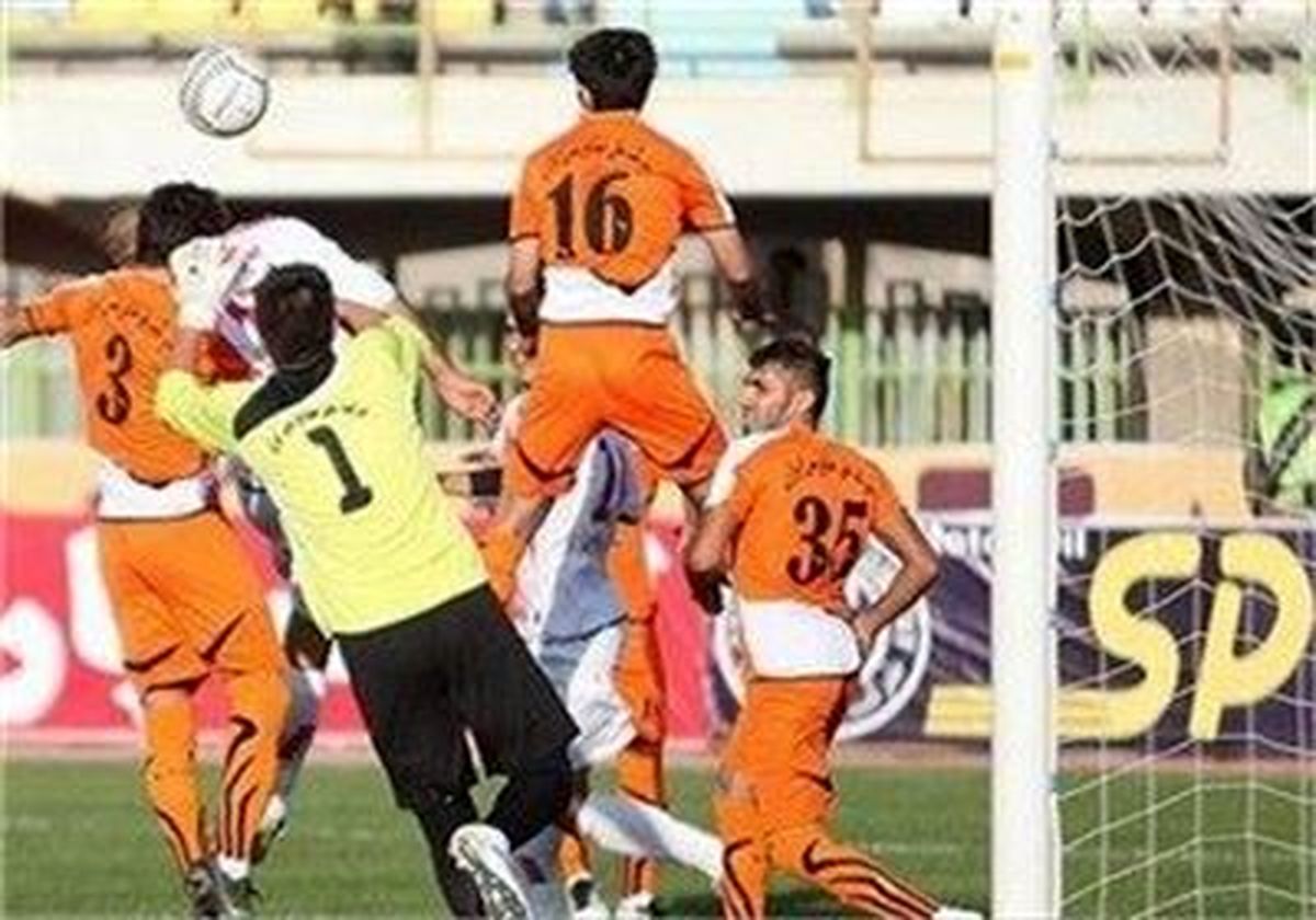 نفت و مس چهارشنبه به مصاف هم میروند
