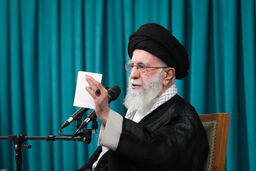 نمایندگان شأن و جایگاه بی‌نظیر و وزین مجلس را حفظ کنند