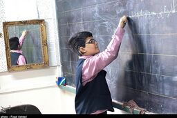 دل نگرانی های یک معلم نمونه کشوری برای شاگردان معلولش