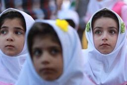 نمره دهی صوری به دانش آموزان انحراف مدارس از جریان آموزش است