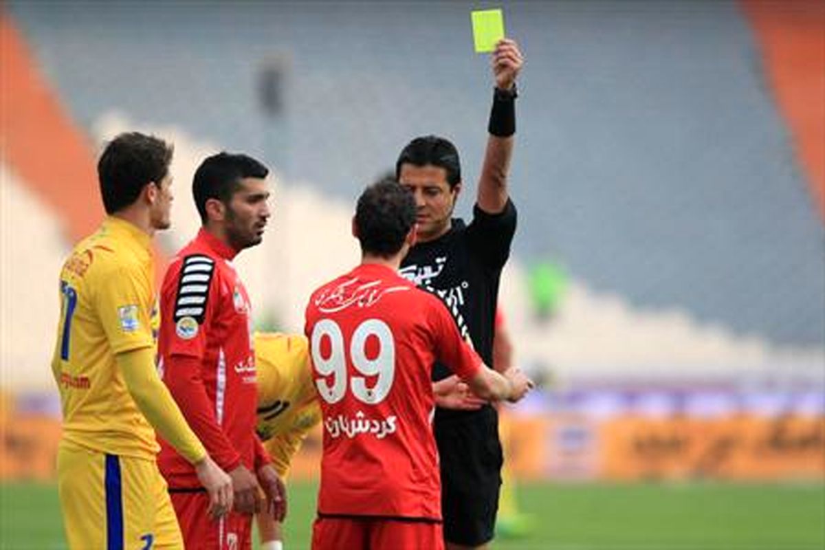 از داوران جهت دار در دربی استفاده نکنید!