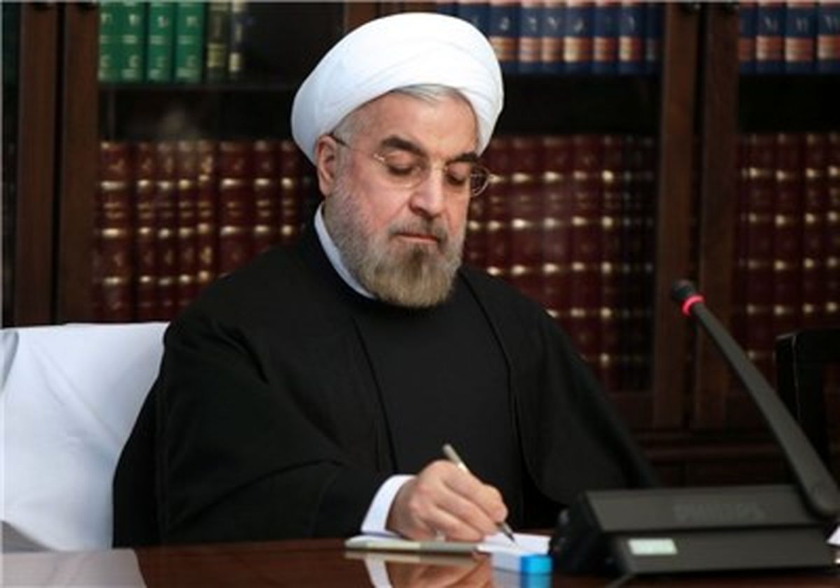 چه کسانی گزارش اقتصادی ۱۰۰ روزه روحانی را نوشتند؟