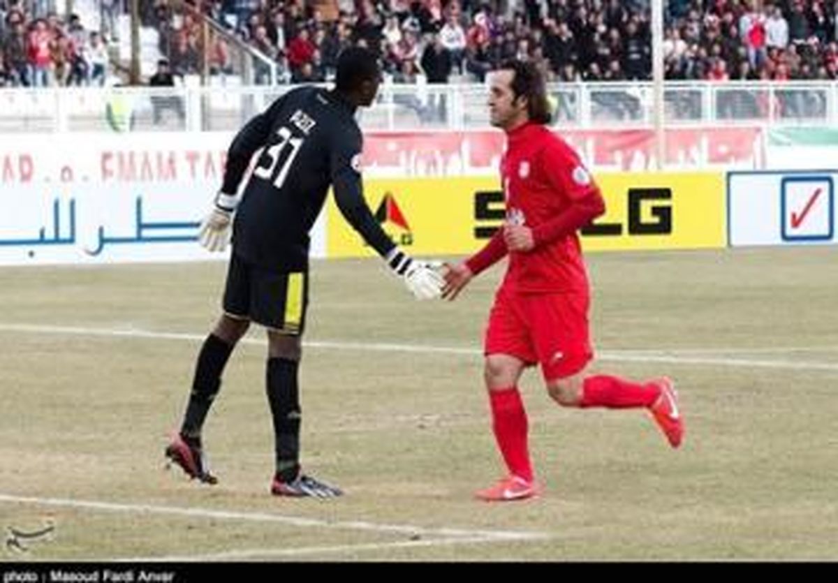 داوران چینی دیدار تراکتورسازی - لخویا قطر را قضاوت می کنند