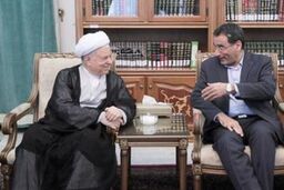 وزیر علوم با خانواده به دیدار هاشمی رفسنجانی رفت
