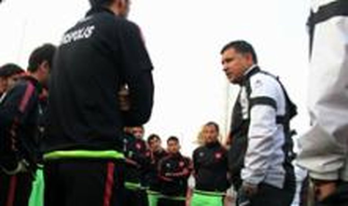 خشم پرسپولیسی ها از بدقولی مسئولان باشگاه و سکوت دایی / امروز هم خبری از پول نشد