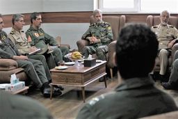 
بازدید فرمانده کل ارتش از پایگاه‌ هوایی شهید لشگری
