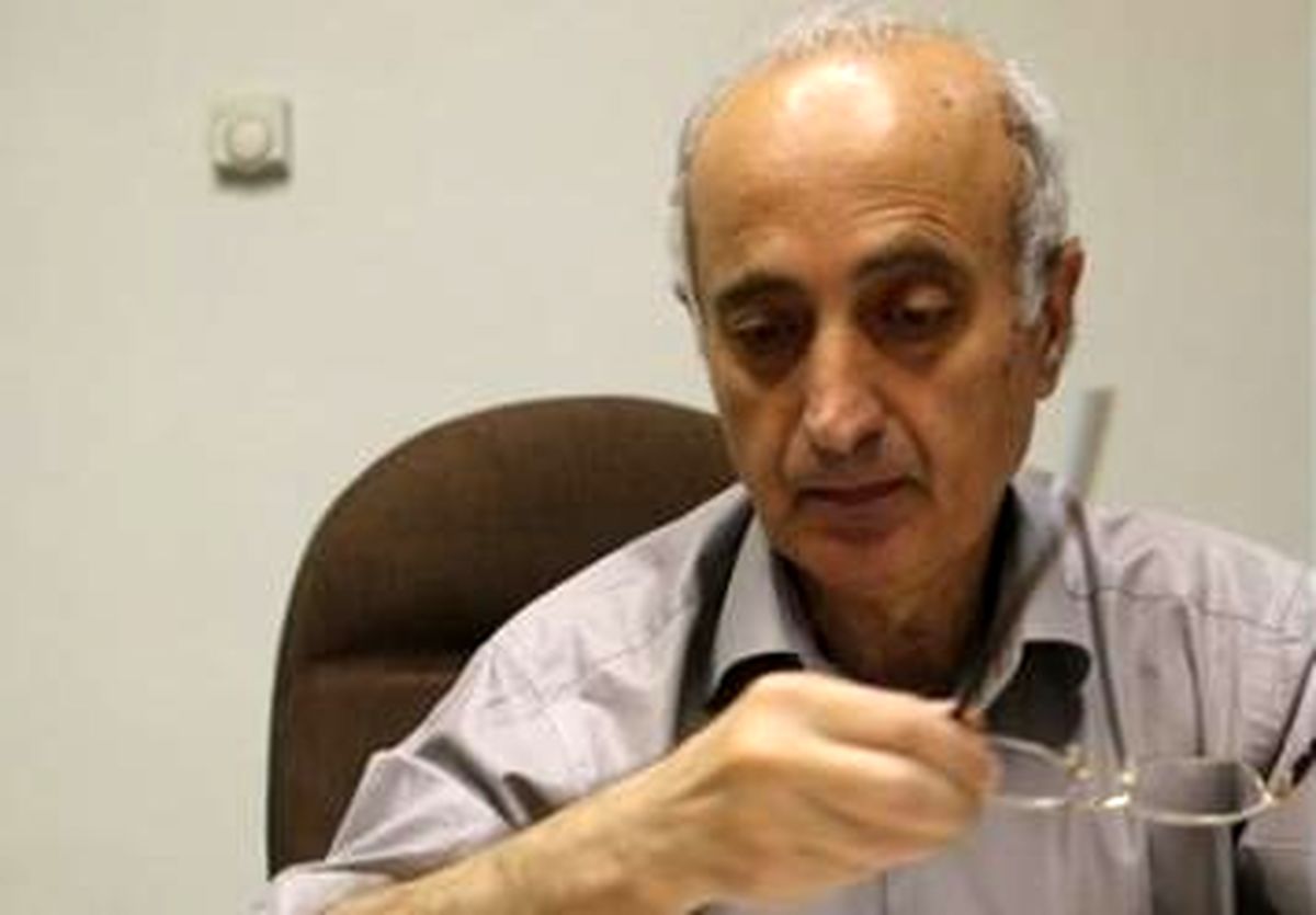 حکیمی پور: مطالبات معوق همان وام های پرداختی هیأت مدیره بانک هاست