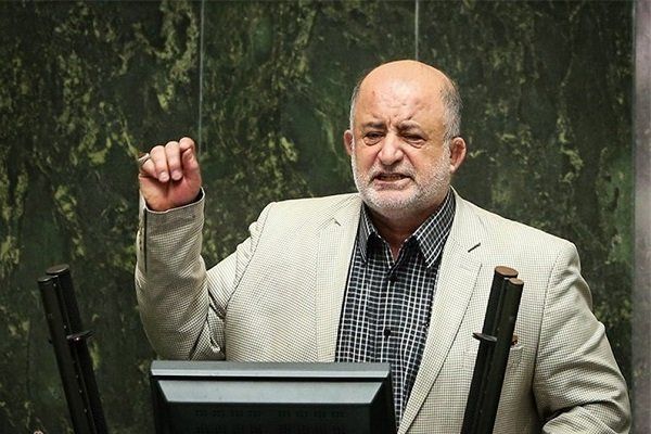 انتقاد از تعلل دولت در مدیریت ارز/ دادستان متخلفان را معرفی کند