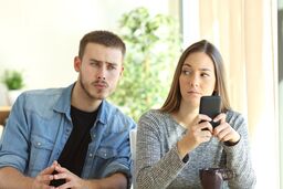 چگونه با همسر پارانوئید رفتار کنیم ؟
