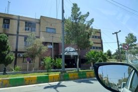 حملۀ افراد مسلح به دادگستری زاهدان/ چند نفر مجروح شدند
