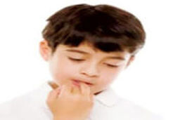 چرا فرزندم ناخن هایش را می جود؟