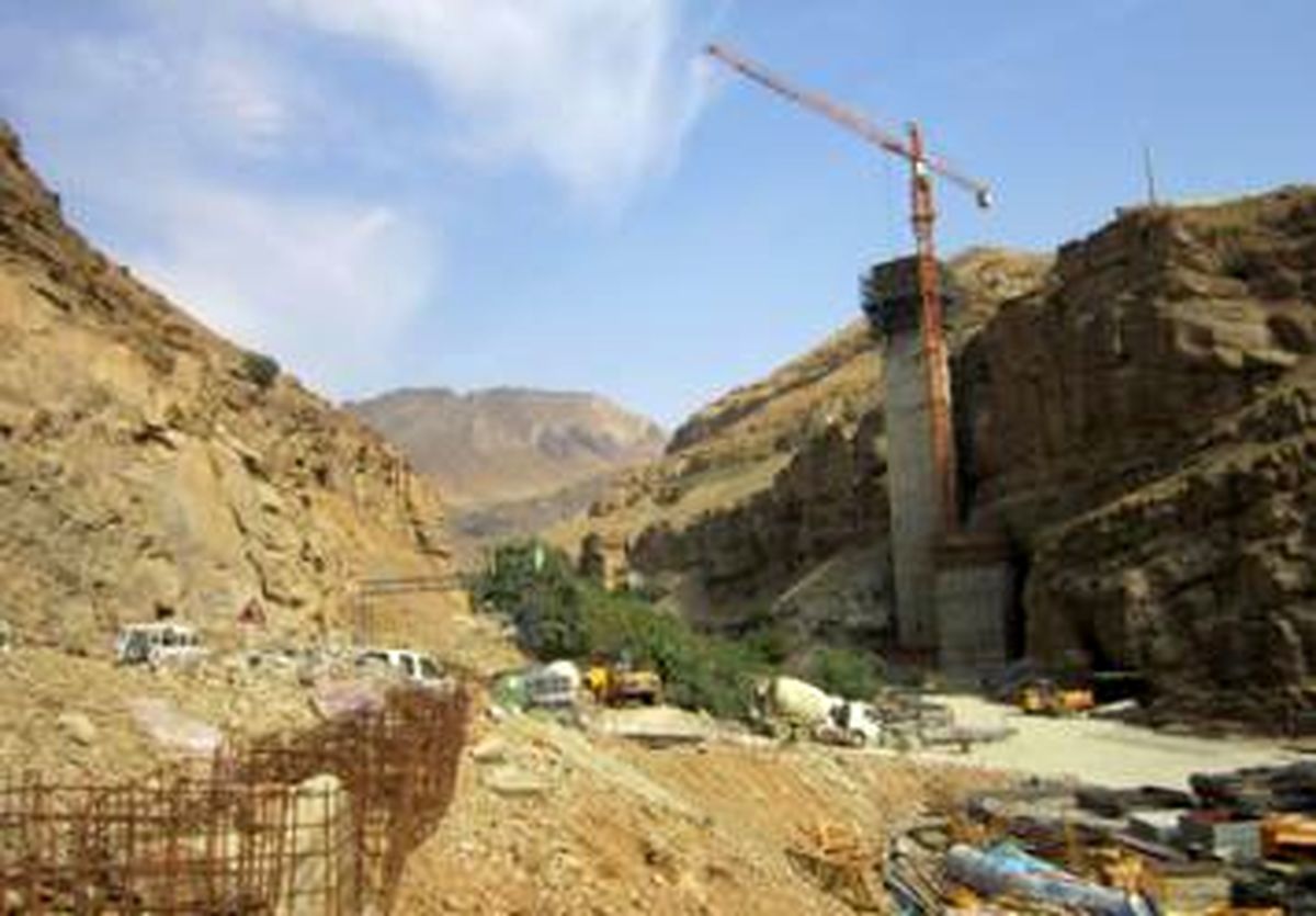 قطعه یک آزادراه تهران - شمال ۳۰ ماه دیگر به بهره برداری می رسد