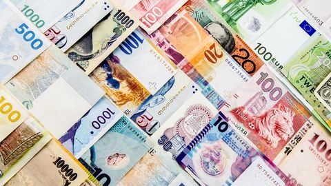 ثبات نرخ دلار/ کاهش 121 ریالی قیمت یورو
