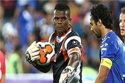 دروازه‌بان پرسپولیس به پرتغال می‌رود