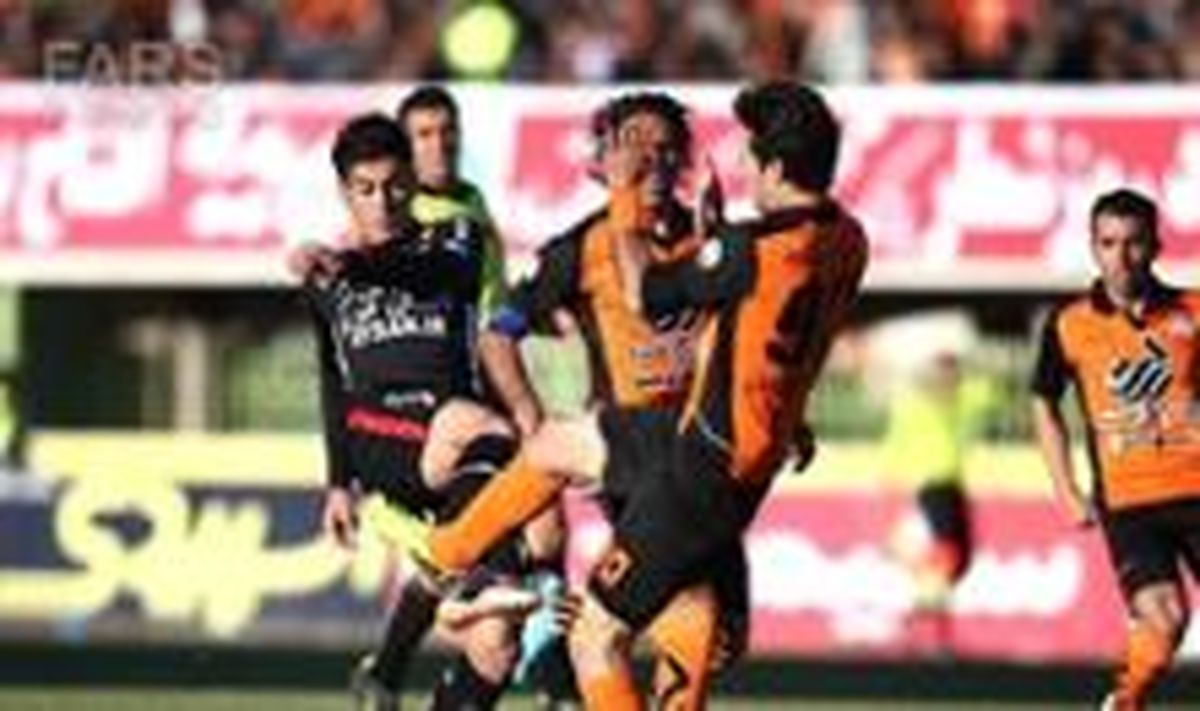 توقف یک نیمه ای سپاهان و فولاد در خانه