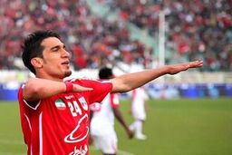 حاتمی به پرسپولیس می رود