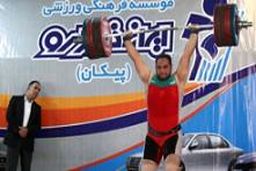 حمله ناموفق وزنه برداران به رکورد جهان