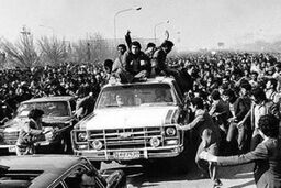 بلیزری که امام را به بهشت زهرا رساند متعلق به که بود و چه شد؟