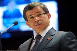 وزیر خارجه ترکیه ۳۰ سفیر این کشور را احضار کرد