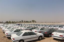 قیمت  خودروهای درون بازار حباب است
