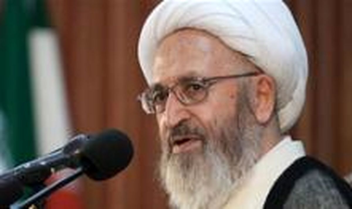 انتقاد از تخریب آثار توحیدی و اسلامی در عربستان / تاکید بر تدوین سفرنامه های حج