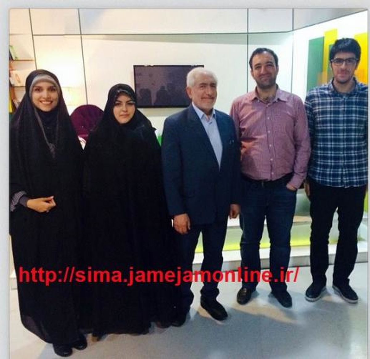 غرضی و فرزندانش در " کافه سوال " + عکس