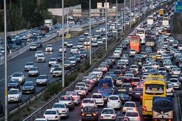 اجرای طرح زوج و فرد از درب منزل/ پلیس با خودرو‌های دودزا برخورد می‌کند
