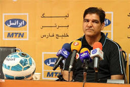 مهاجری: اگر به استقلال و پرسپولیس فرصت دهید، آنها شما را تنبیه می کنند