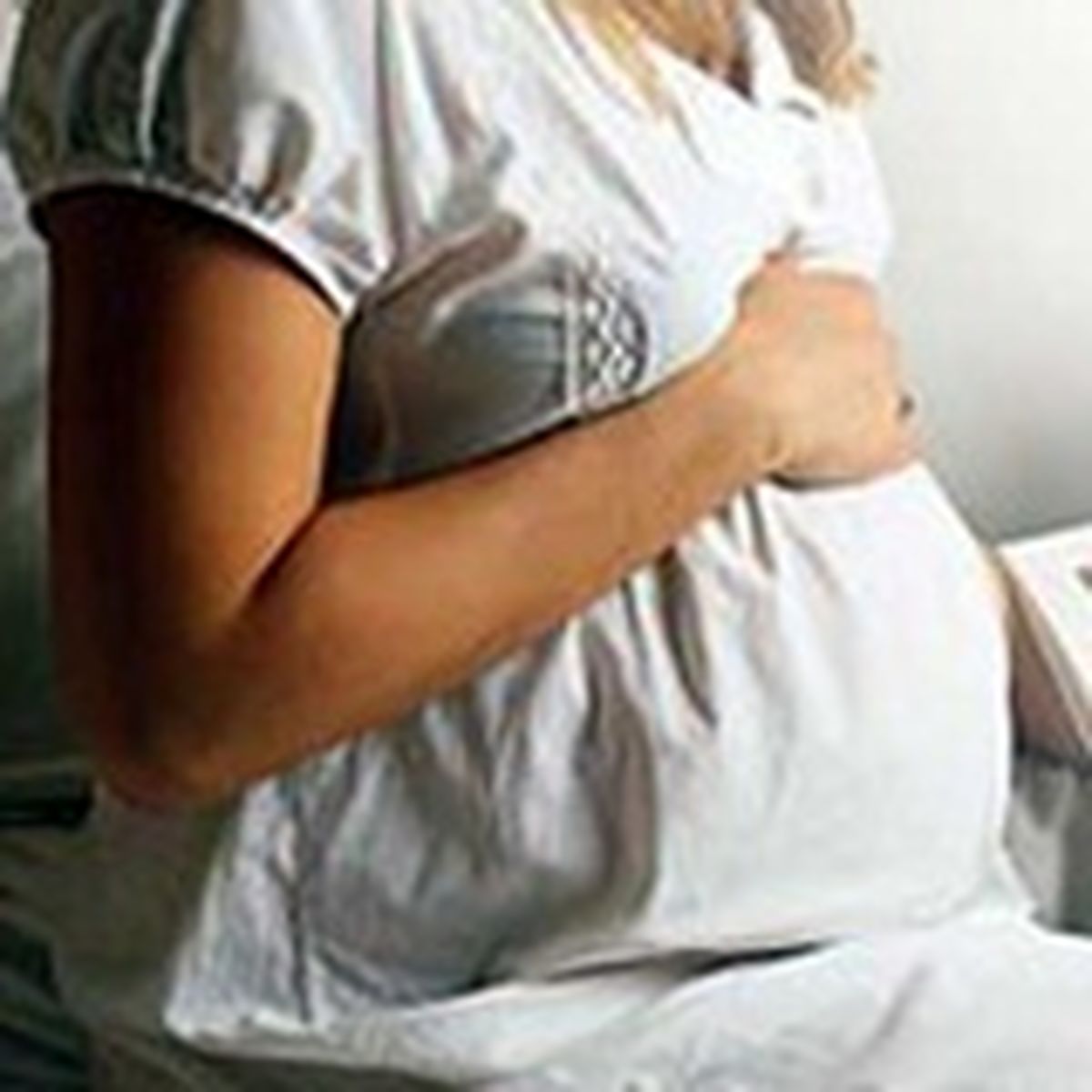 زنان باردار کم سن نیاز بیشتری به حمایت مالی و عاطفی دارند