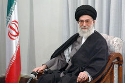 جمعی از مداحان و ذاکرین اهل بیت(ع) با رهبر معظم انقلاب دیدار می کنند