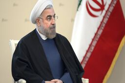 کیهان : روحانی می خواهد ایران را واتیکان کند 