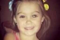 ماجرای درخشش چشم دخترک در شبکه اجتماعی