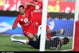 برتری پرسپولیس و توقف استقلال، سپاهان و فولاد در نیمه نخست