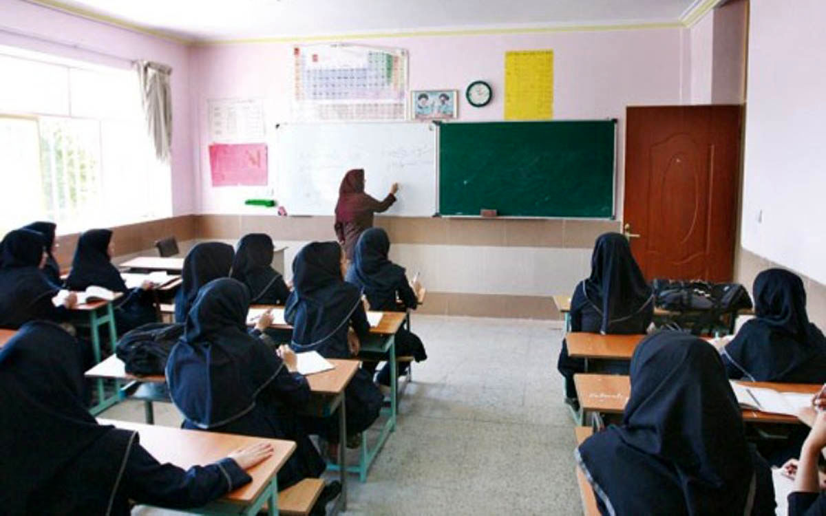 تحصیل رایگان در مدارس دولتی؛ قانونی که اجرایی نمیشود