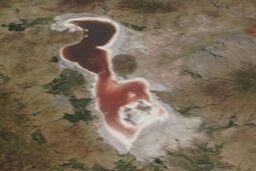 آغاز عملیات نجات دریاچه ارومیه از خرداد / بازگشت دریاچه ۱۲ سال زمان می برد
