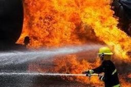 آتش بازی بچه ها حادثه ساز شد
