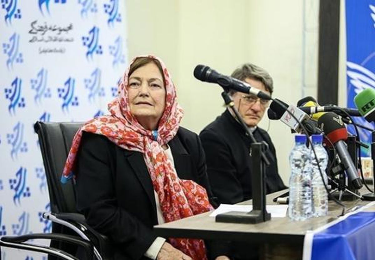 ماگوایر: با چادر احساس امنیت داشتم