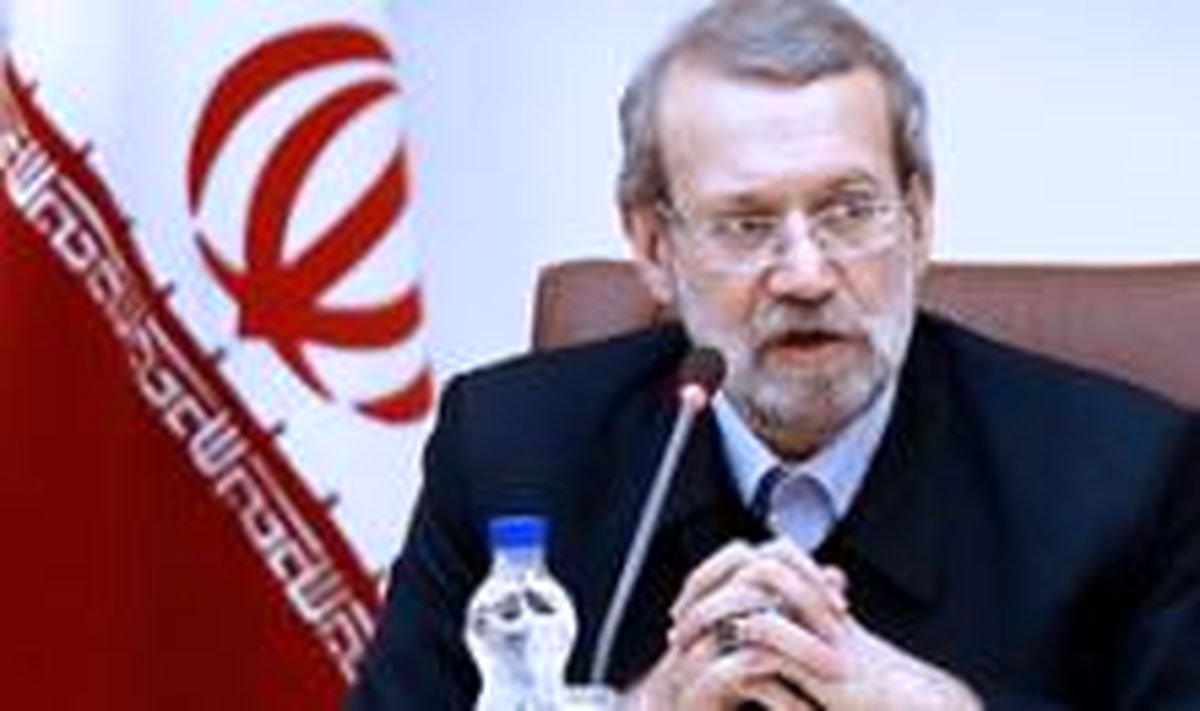 نشست لاریجانی با کارکنان زن مجلس / بیان مشکلات و پاسخ های رئیس مجلس