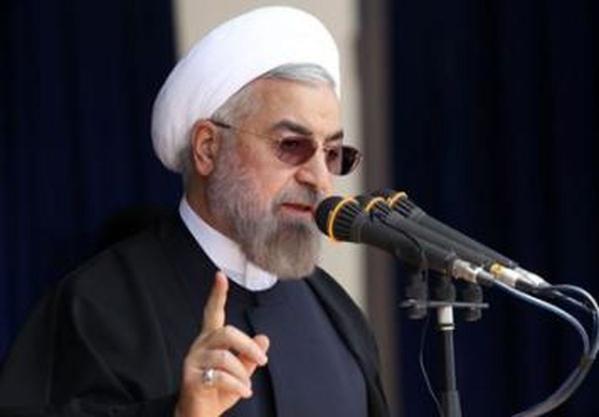 به کشور هایی که مقابل عزت ایران سر فرود بیاورند، دست صمیمیت دراز می کنیم