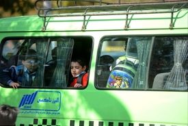 والدین درگیر چالش رساندن دانش‌آموزان به مدرسه