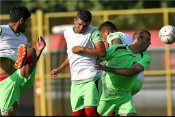 دیدار پرسپولیس و فولاد با حضور تماشاگران