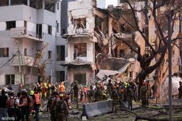 
اصابت موشک‌های ایران به ساختمان وابسته به اداره اطلاعات نظامی اسرائیل
