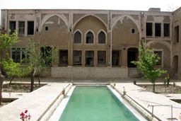 محوطه باستانی اریسمان، شناسنامه ۶۰۰۰ ساله فلات مرکزی ایران + تصاویر