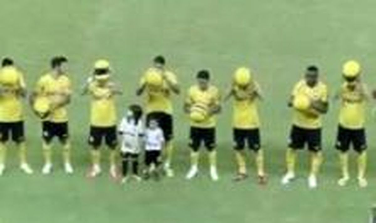 ادای احترام جالب بازیکنان کورینتیانس به راننده فقید فرمول یک + فیلم