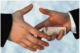 مبارزه با مفاسد اقتصادی، قربانی خط قرمزهای سیاسی