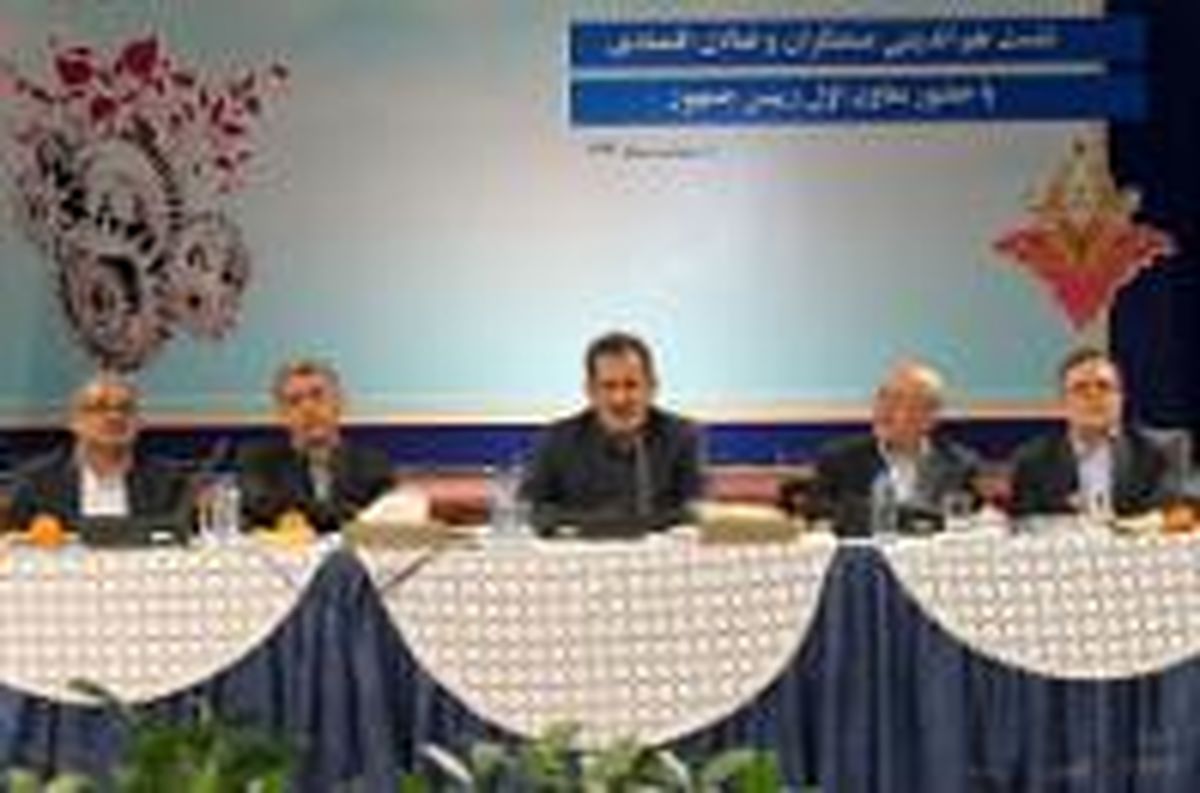 انتقاد شدید دولت از عملکرد ارزی پتروشیمی ها / اخبار خوش از تسهیلات ارزی و خروج از رکود در ۶ ماهه آینده