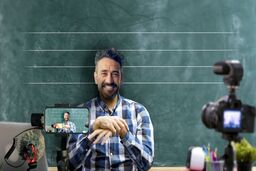 
آموزش‌ و پرورش: با معلم بلاگرها به شدت برخورد می‌شود 