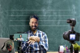 
آموزش‌ و پرورش: با معلم بلاگرها به شدت برخورد می‌شود 
