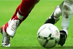 پرسپولیس از استقلال سبقت گرفت / استقلال با شکست مقابل نفت از کورس قهرمانی دور شد